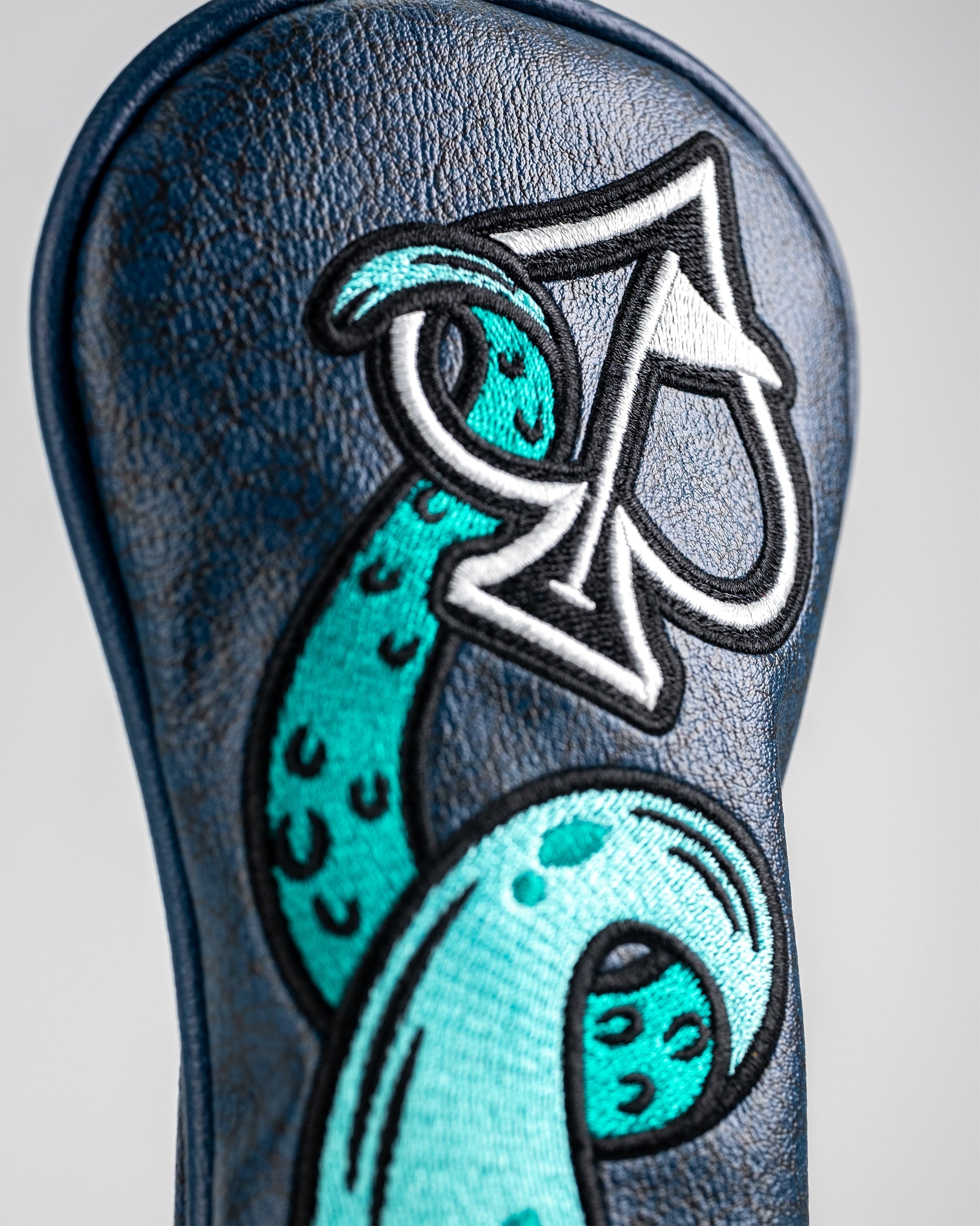 Pins and Aces Kraken Hybrid Cover - Thumbnail 5