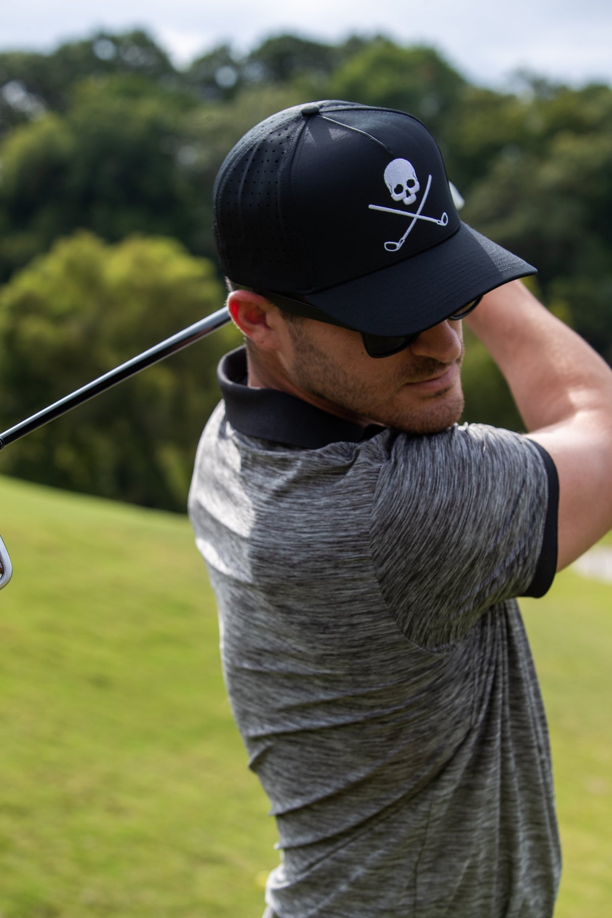 Skull And Crossbones-Black
